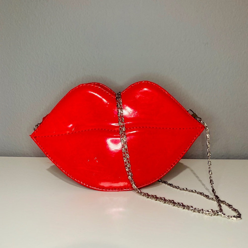 ❣️Cute Lip Bag❣️